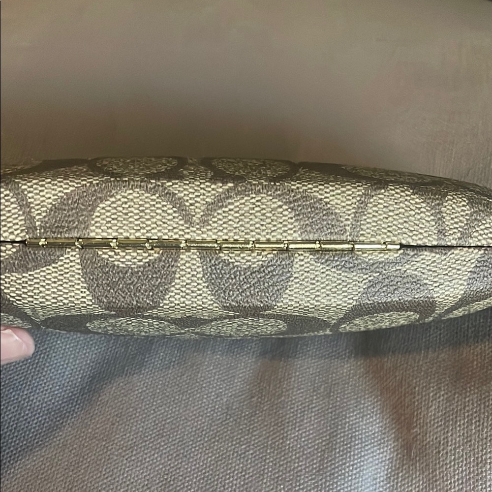 Coach HC 6011 (Gabrielle) Frames in Purple with Signature Coach Clamshell Case - Picture 16 of 16